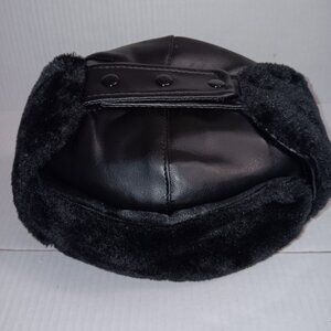 FAUX LEATHER FAUX FUR SNAP BUTTON TRAPPER HAT